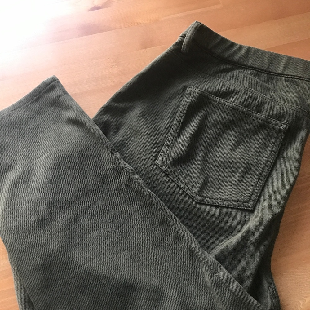 Uniqlo Ultra Stretch Legging Pants Dark Green